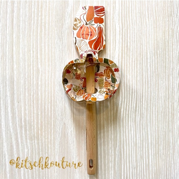 Pumpkin Spatula and Cookie Cutter Set - Picture 1 of 6